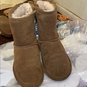 Girl bear paw boots